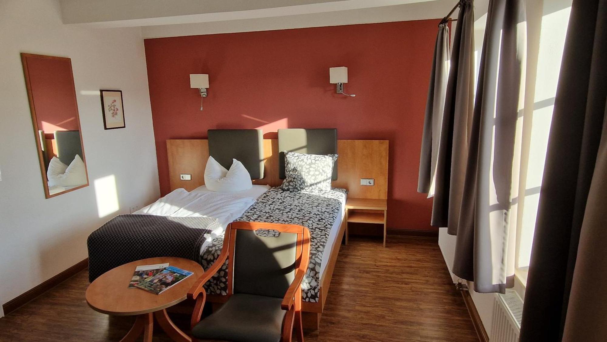 Hotel Garni Demmel & Cie Rohrsheim Экстерьер фото